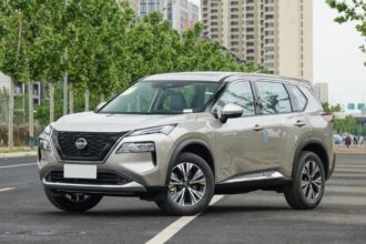 Nissan X-Trail SUV