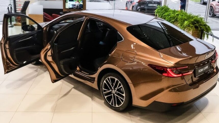Toyota Camry 2025